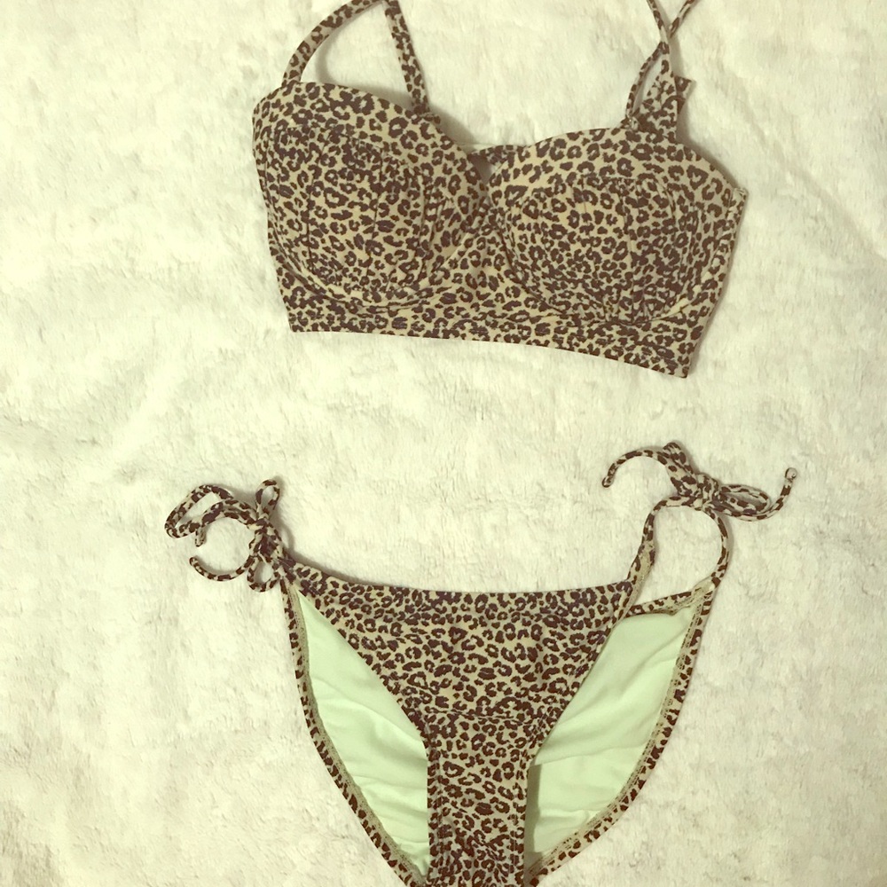 2 Piece Padded Bikini Leopard Top w/ Bikini Bottom
